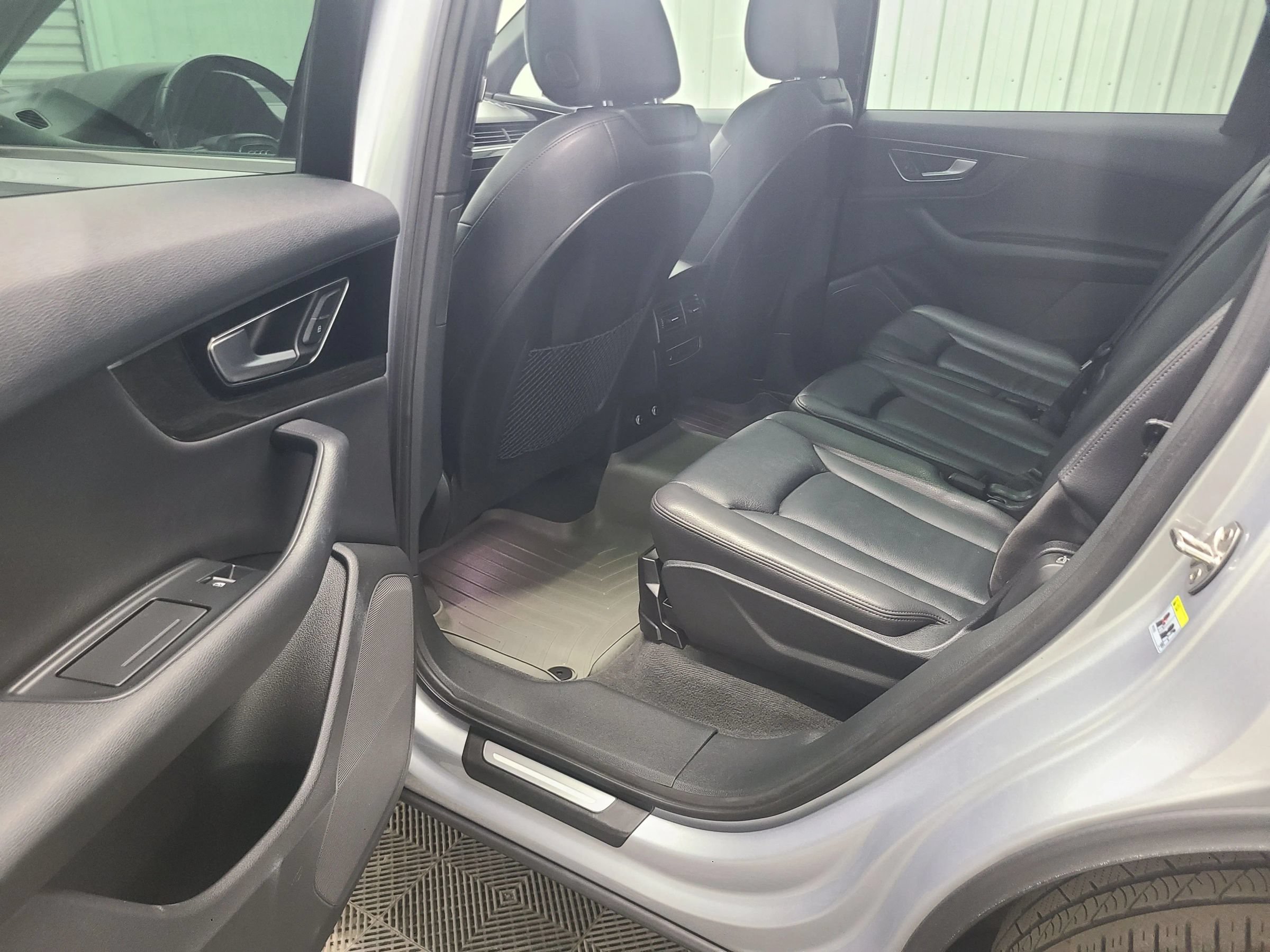 Used 2019 Audi Q7 3.0T Premium w/ Convenience Package AWD/4WD image 37
