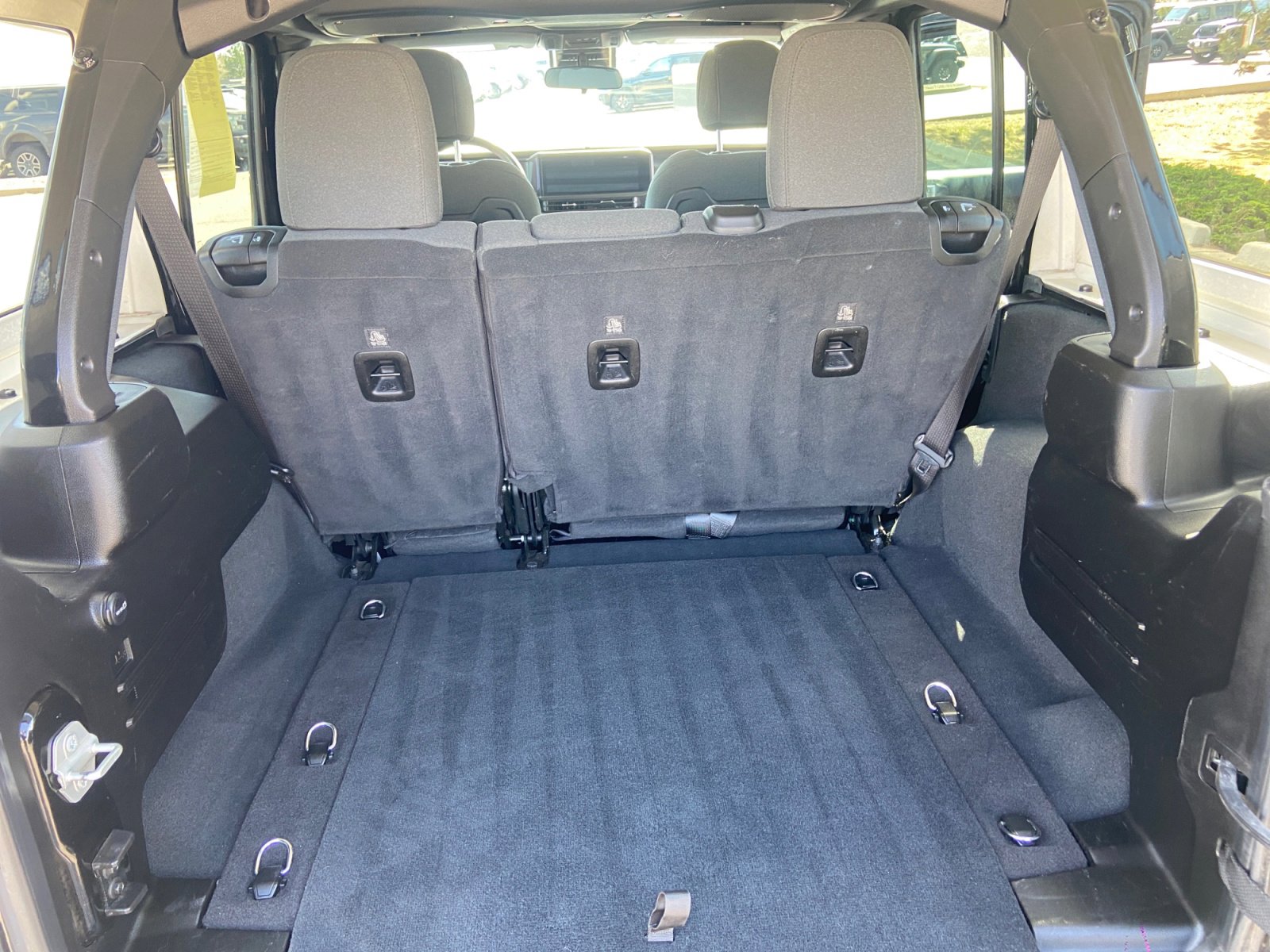 Used 2024 Jeep Wrangler Unlimited Rubicon AWD/4WD image 34