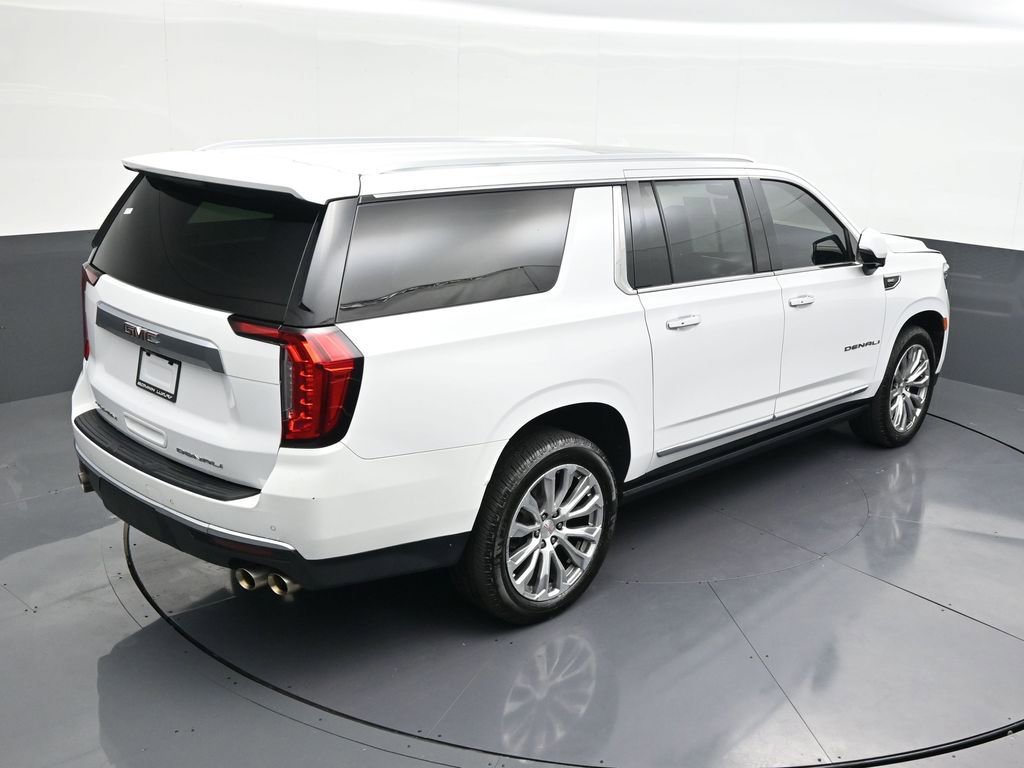 Used 2022 GMC Yukon XL Denali w/ Denali Premium Package image 21
