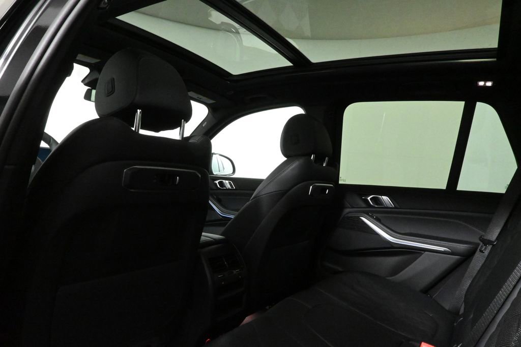 Used 2025 BMW X5 xDrive50e w/ M Sport Package image 34