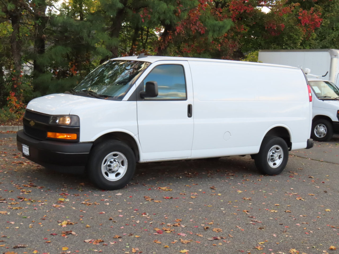 Used 2022 Chevrolet Express 2500 w/ Driver Convenience Package image 2