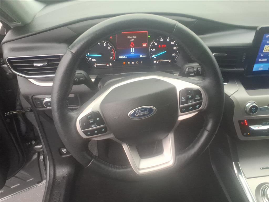 Certified 2022 Ford Explorer XLT w/ Equipment Group 202A image 15