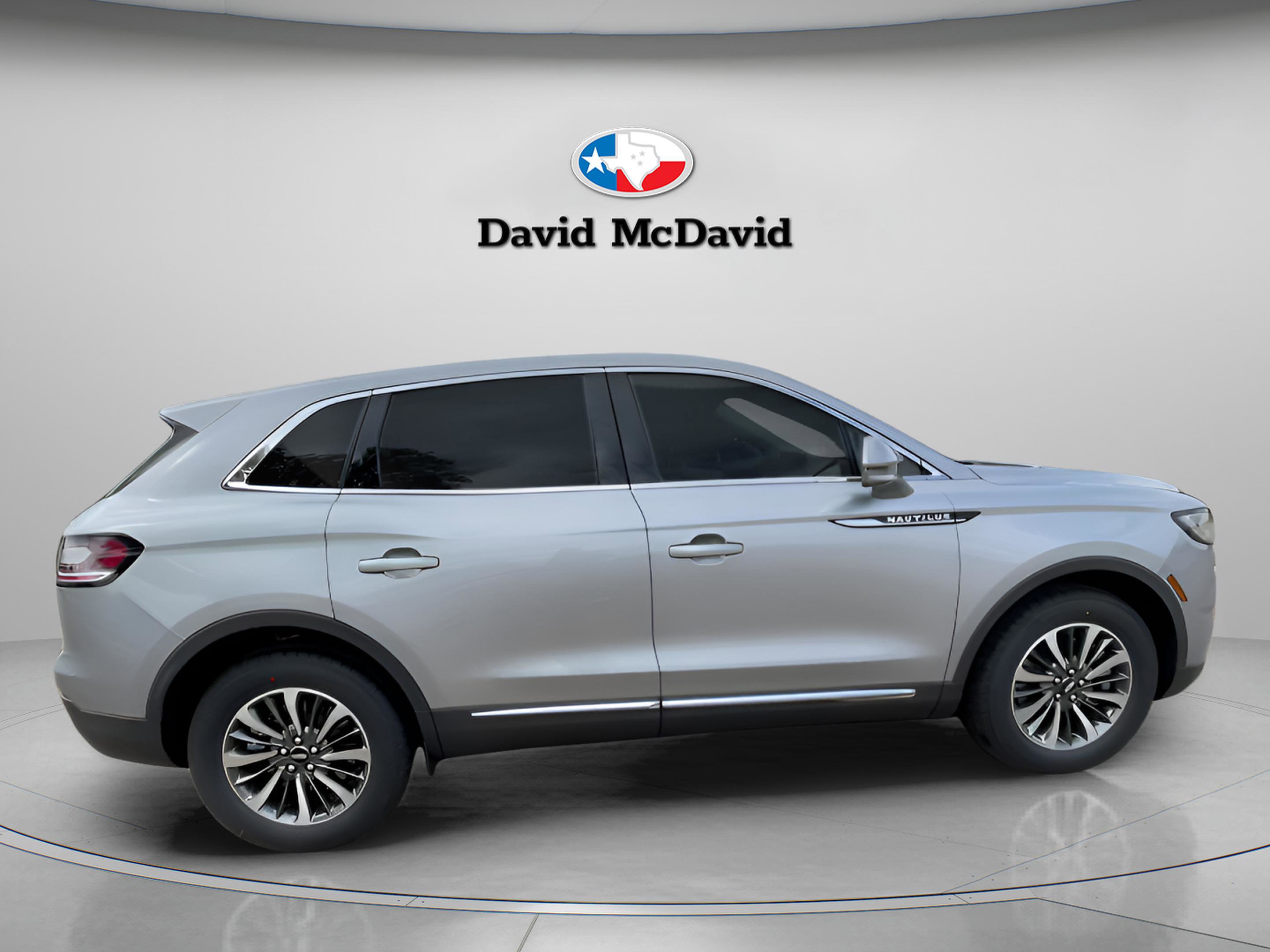 Used 2021 Lincoln Nautilus AWD w/ Equipment Group 101A image 9