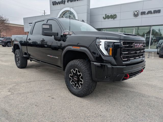 Used 2025 GMC Sierra 2500 AT4X image 2