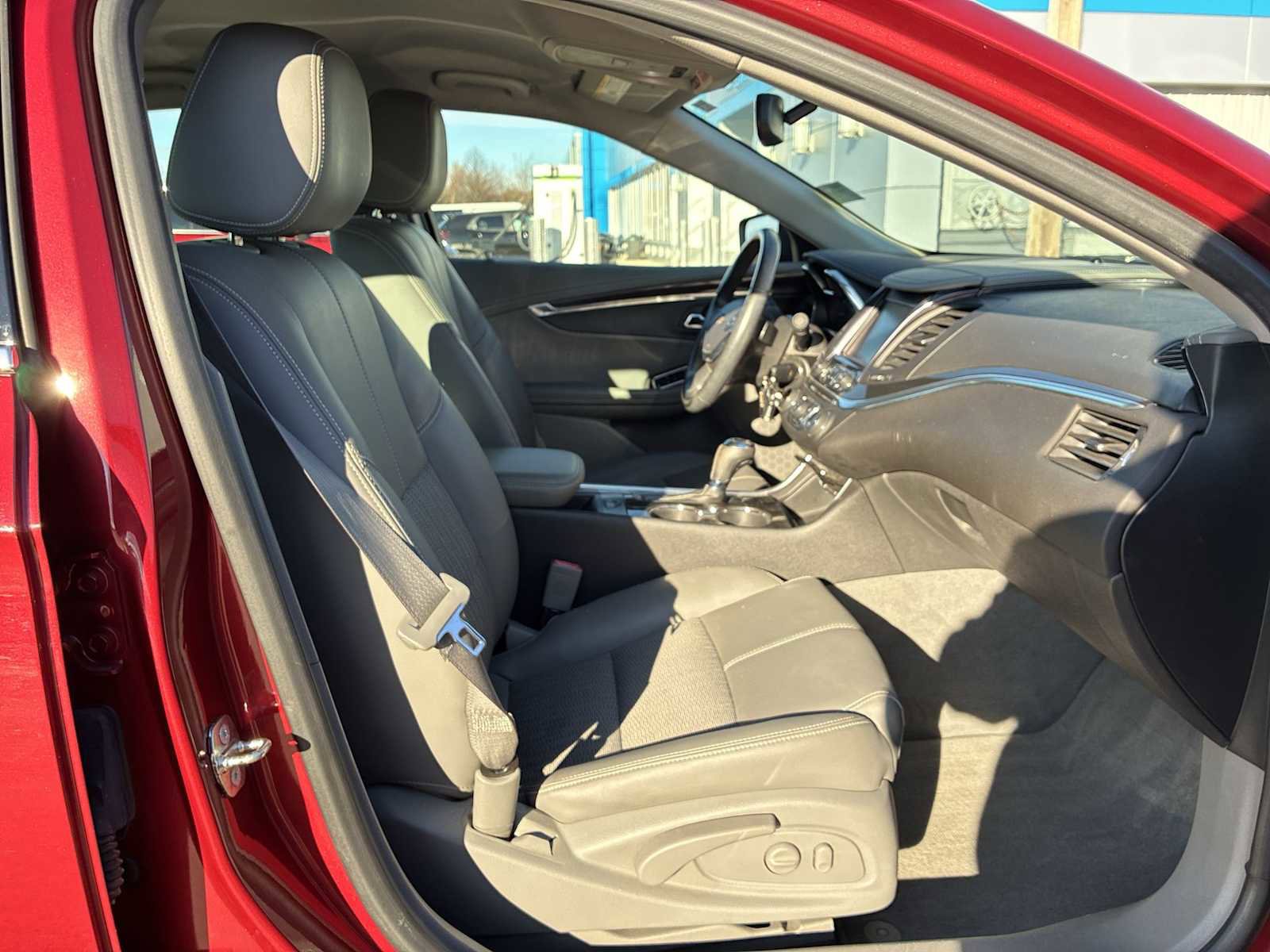 Certified 2015 Chevrolet Impala LT w/ Convenience Package image 32