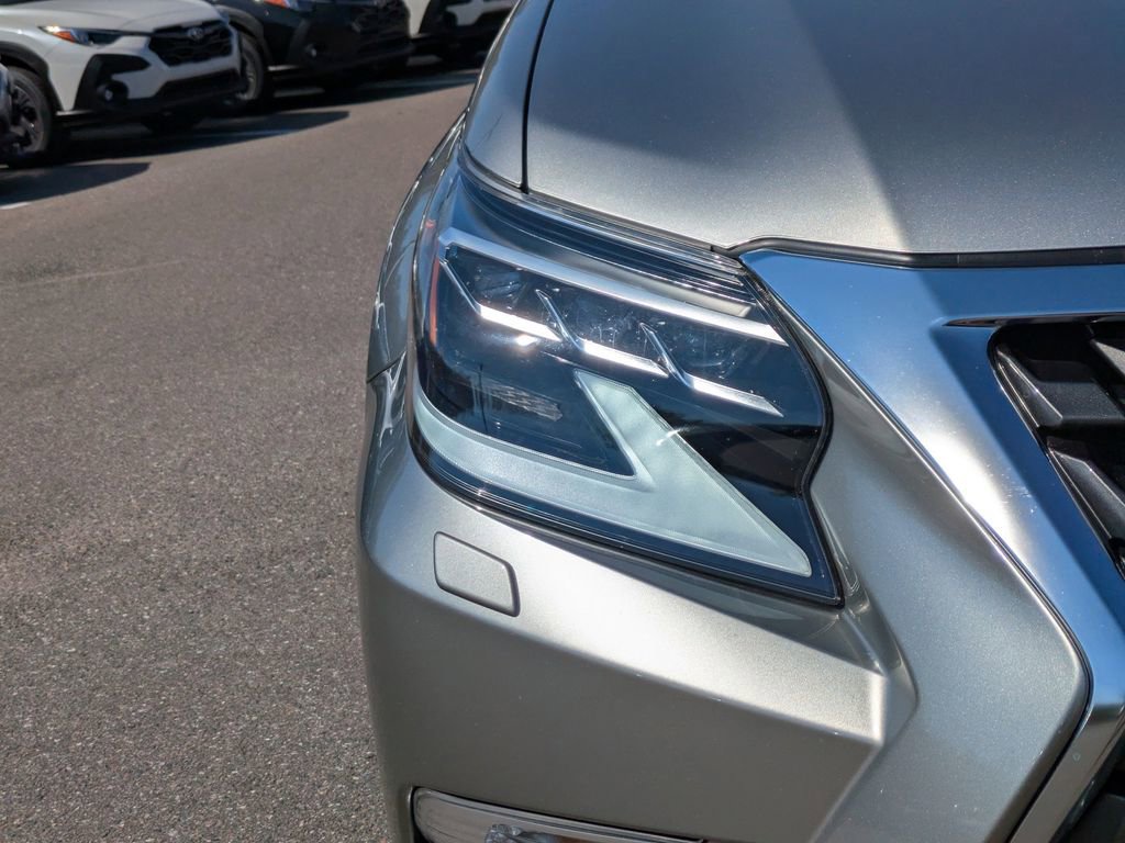 Used 2023 Lexus GX 460 Premium w/ Accessory Package image 9