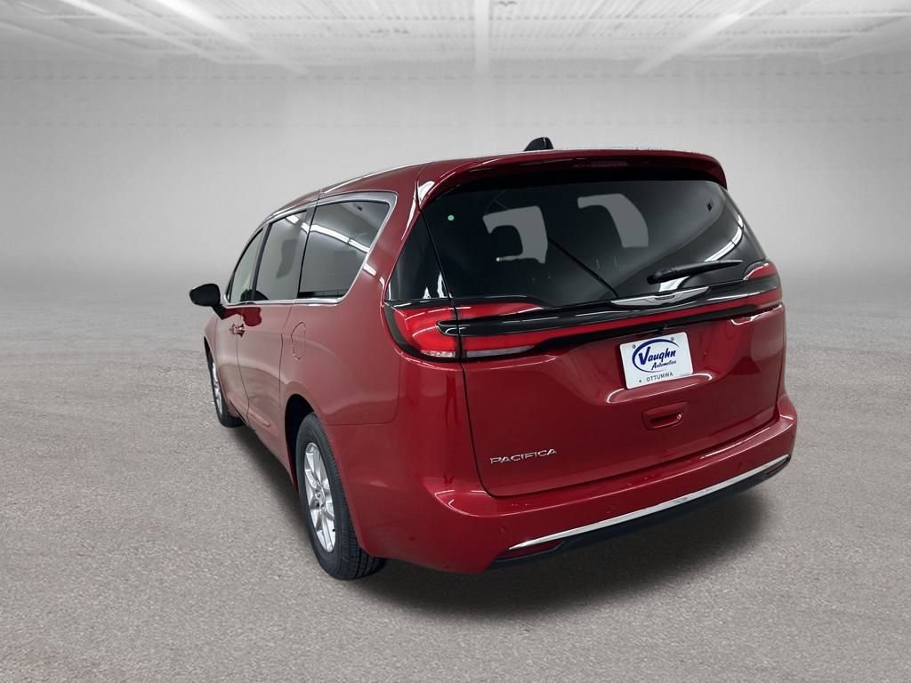 New 2026 Chrysler Pacifica Select image 8