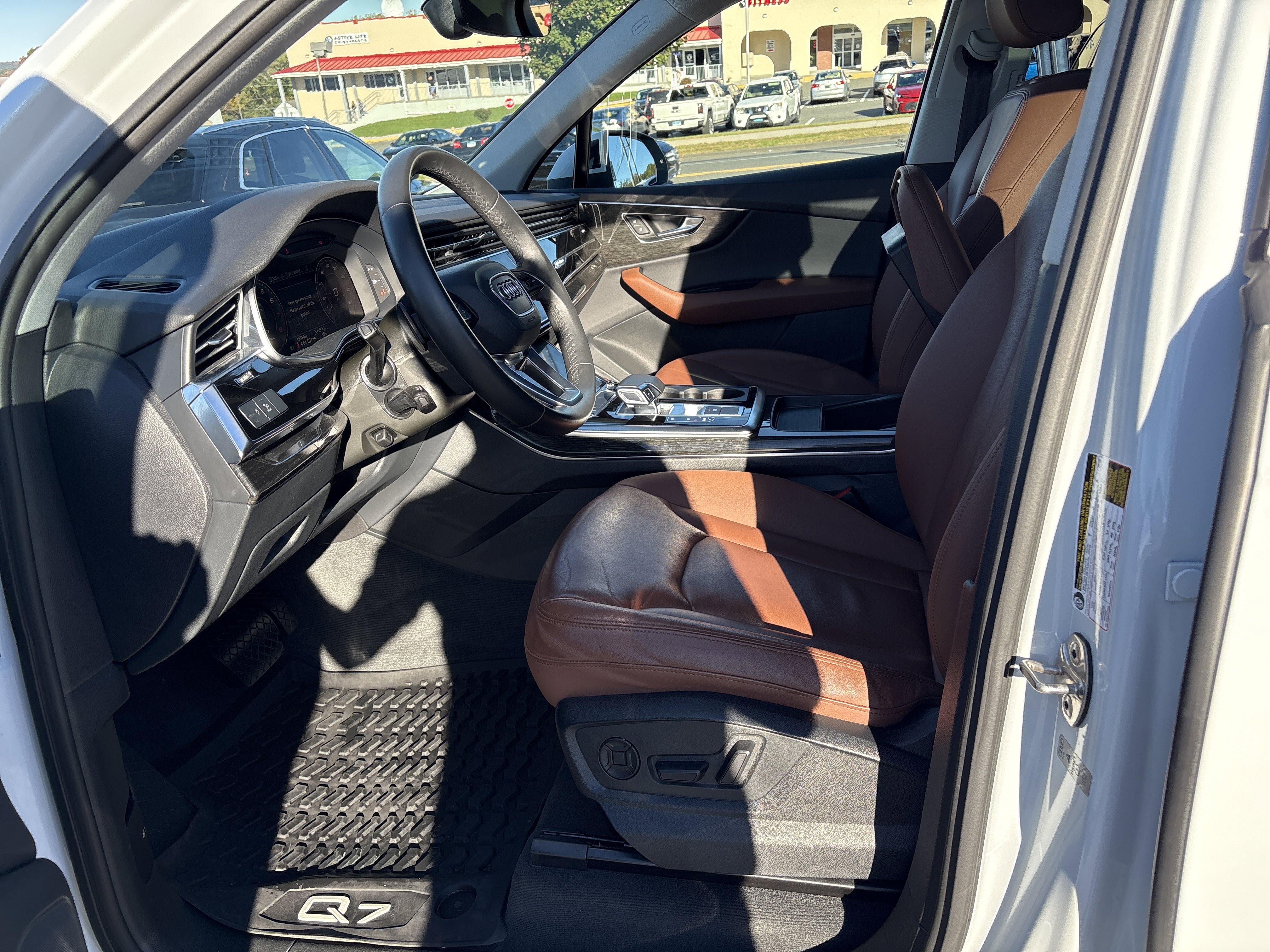 Certified 2022 Audi Q7 2.0T Premium w/ Convenience Package image 5