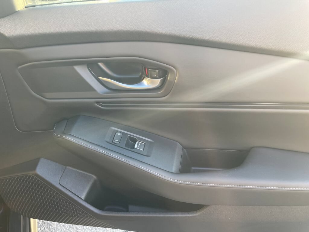 Used 2024 Honda Accord Sport image 32
