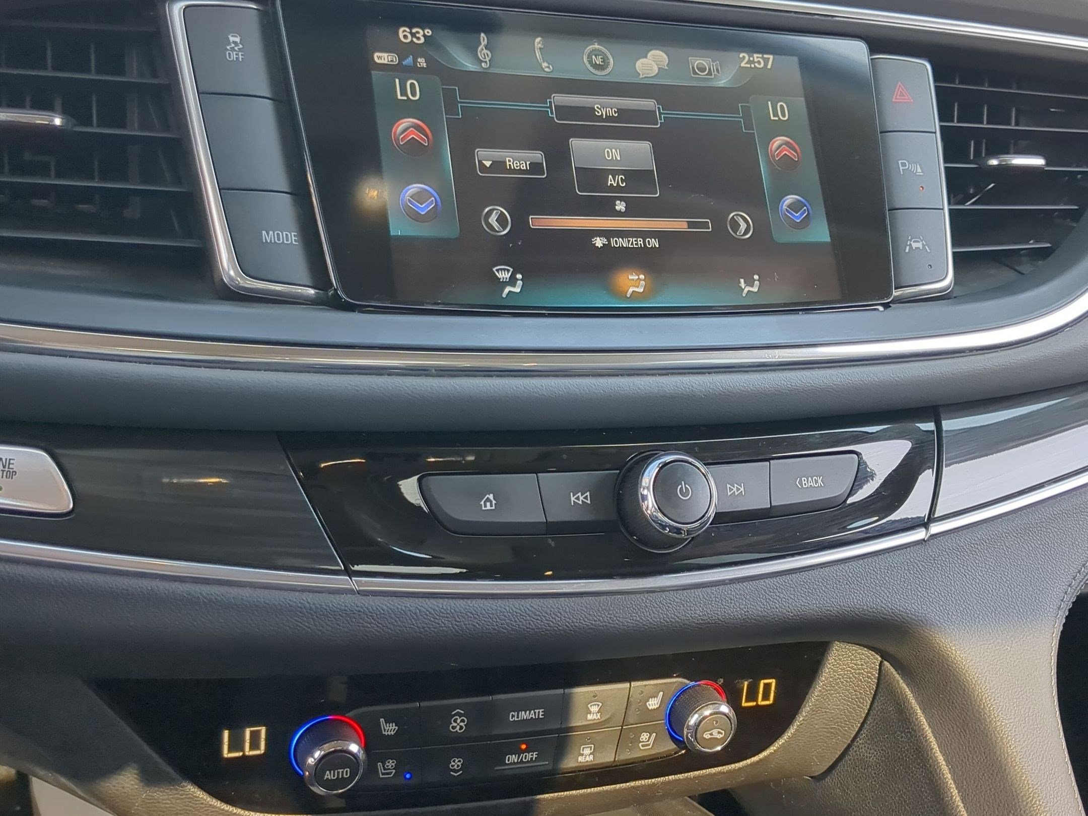 Used 2019 Buick Enclave Premium w/ Experience Buick Package image 18