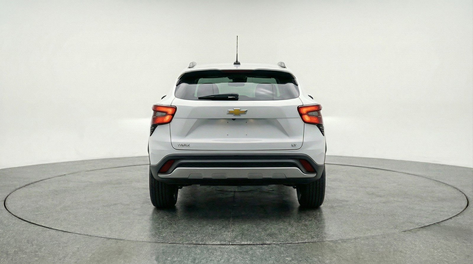 Used 2025 Chevrolet Trax LT FWD image 7