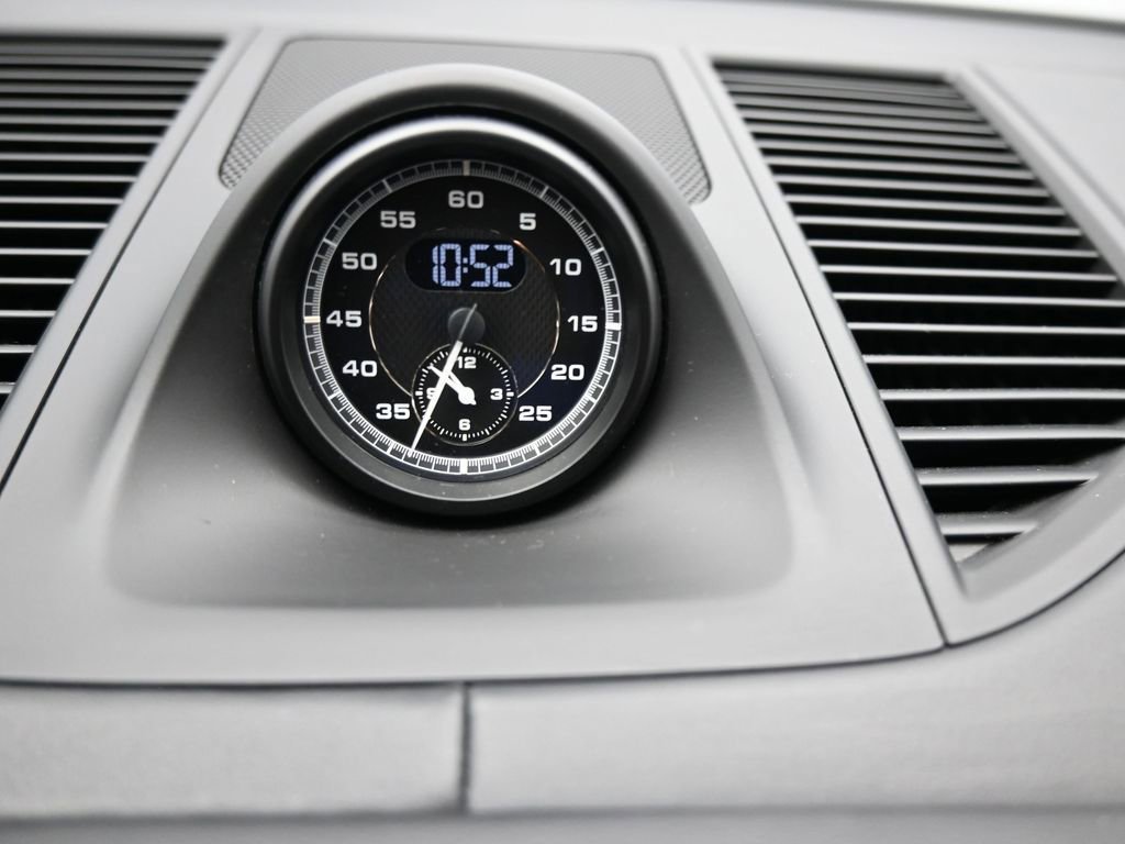 Used 2024 Porsche Macan Turbo image 44
