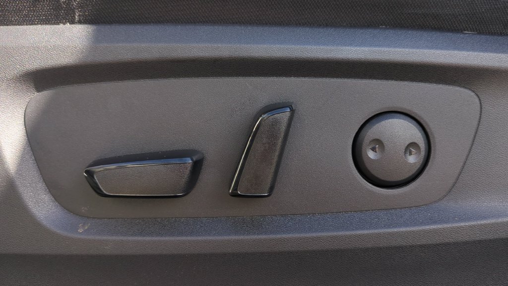 Certified 2024 Nissan Pathfinder SL FWD image 16