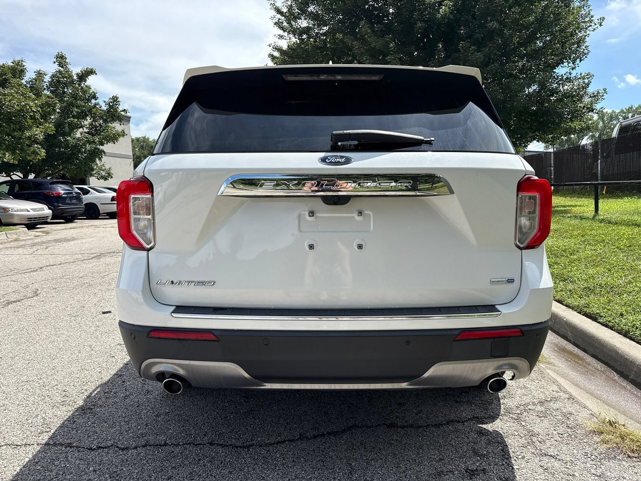 Used 2020 Ford Explorer Limited AWD/4WD image 6