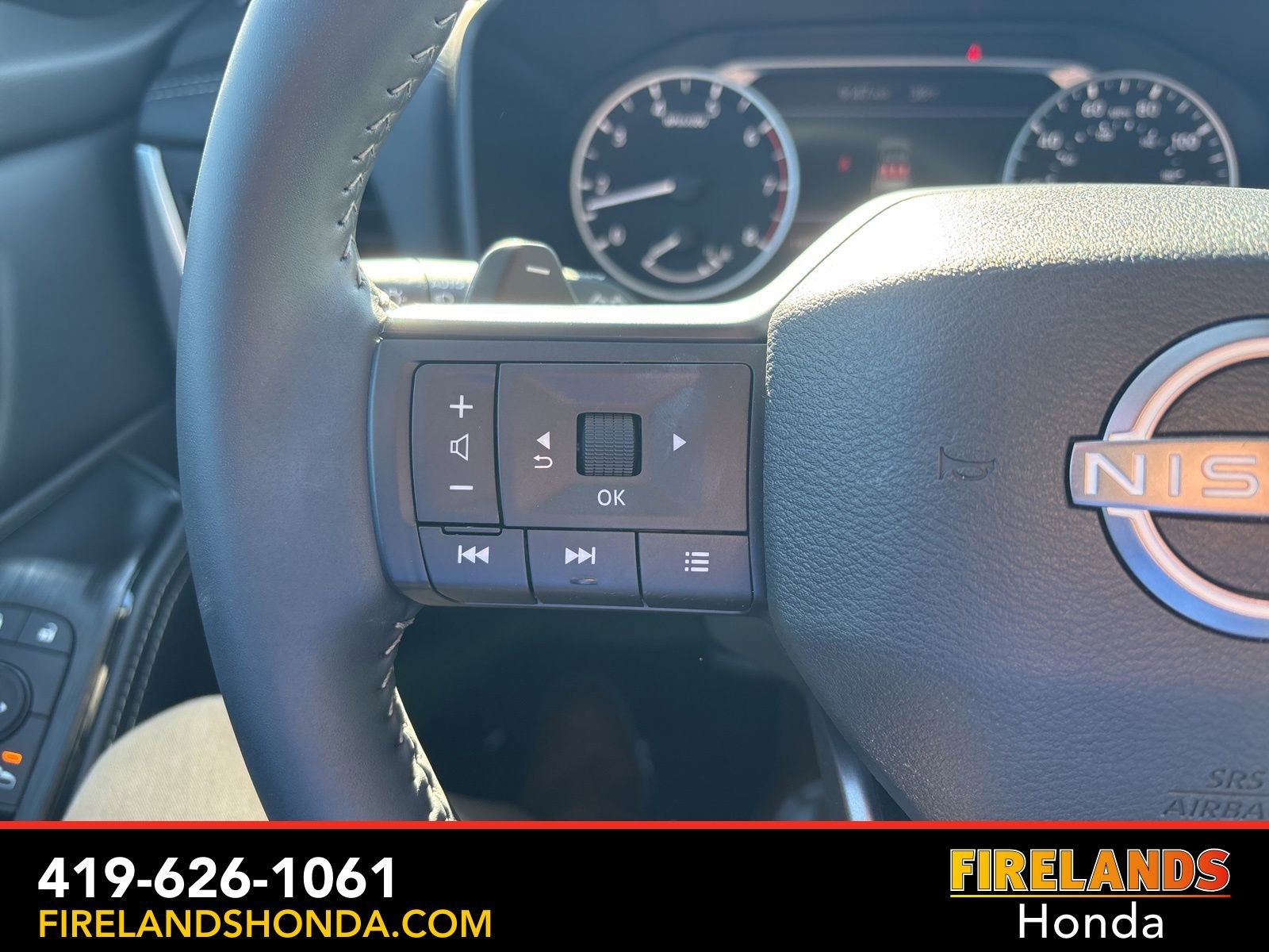 Used 2025 Nissan Rogue SV image 24