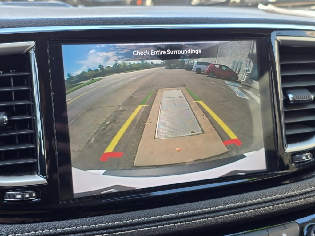 Used 2024 Chrysler Pacifica Limited FWD image 29