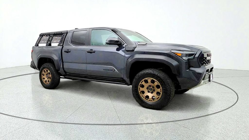 Used 2025 Toyota Tacoma 4x4 Double Cab Hybrid image 3