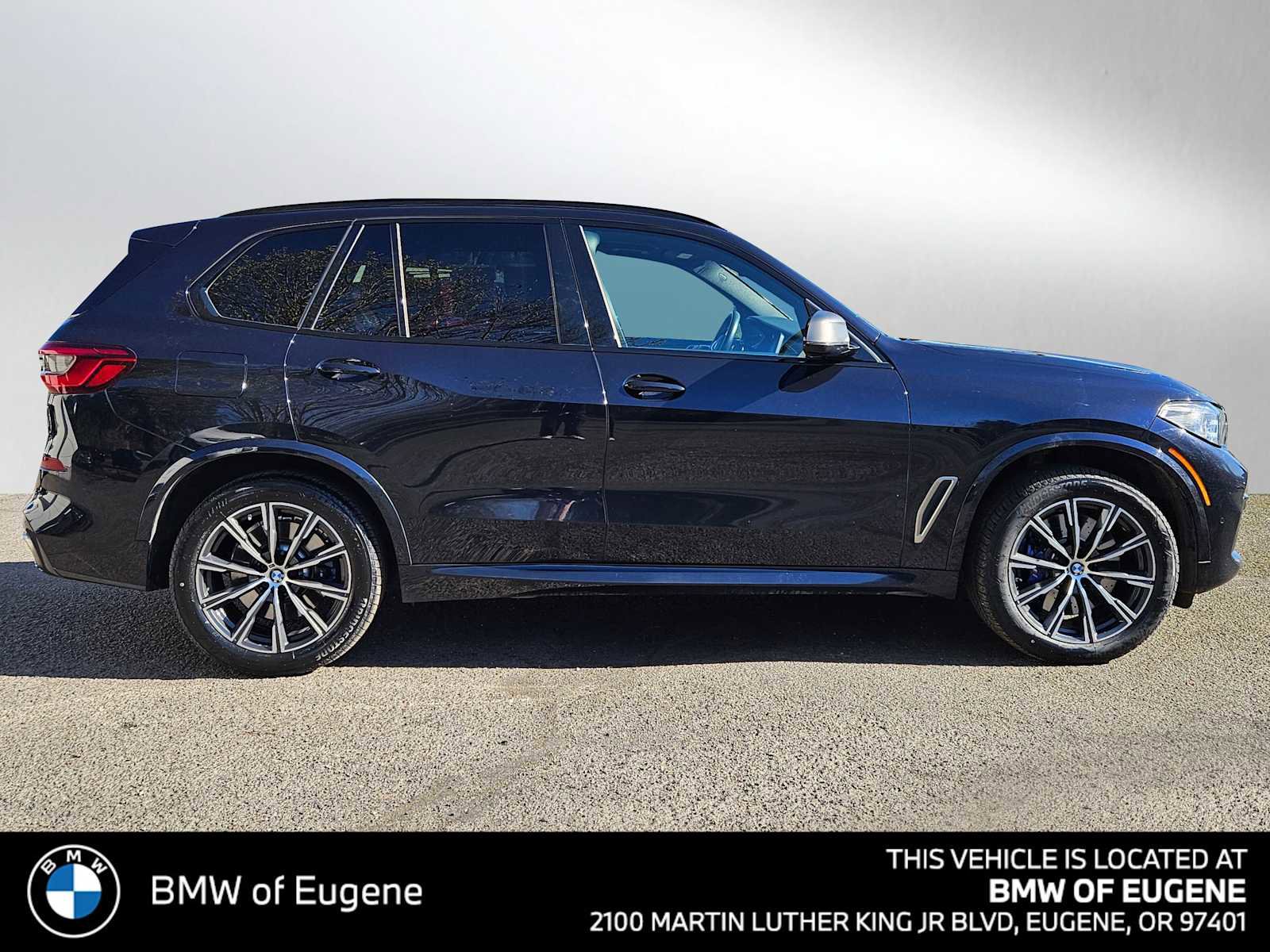 Used 2020 BMW X5 M50i image 2