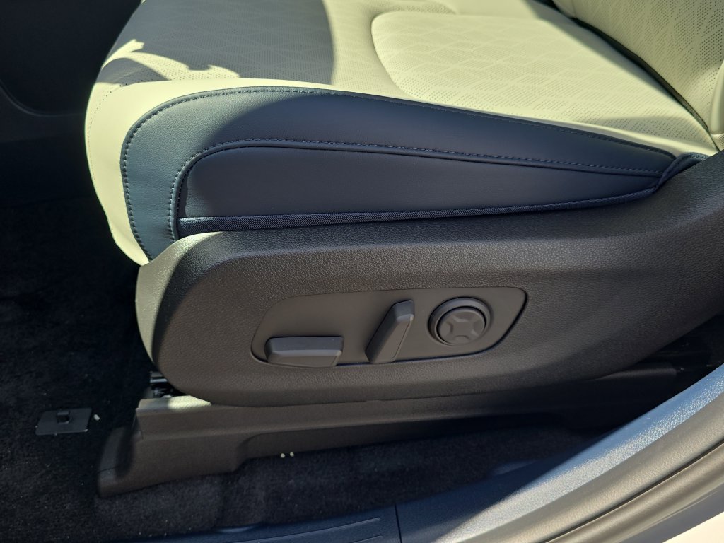 New 2026 Kia Carnival EX FWD image 21