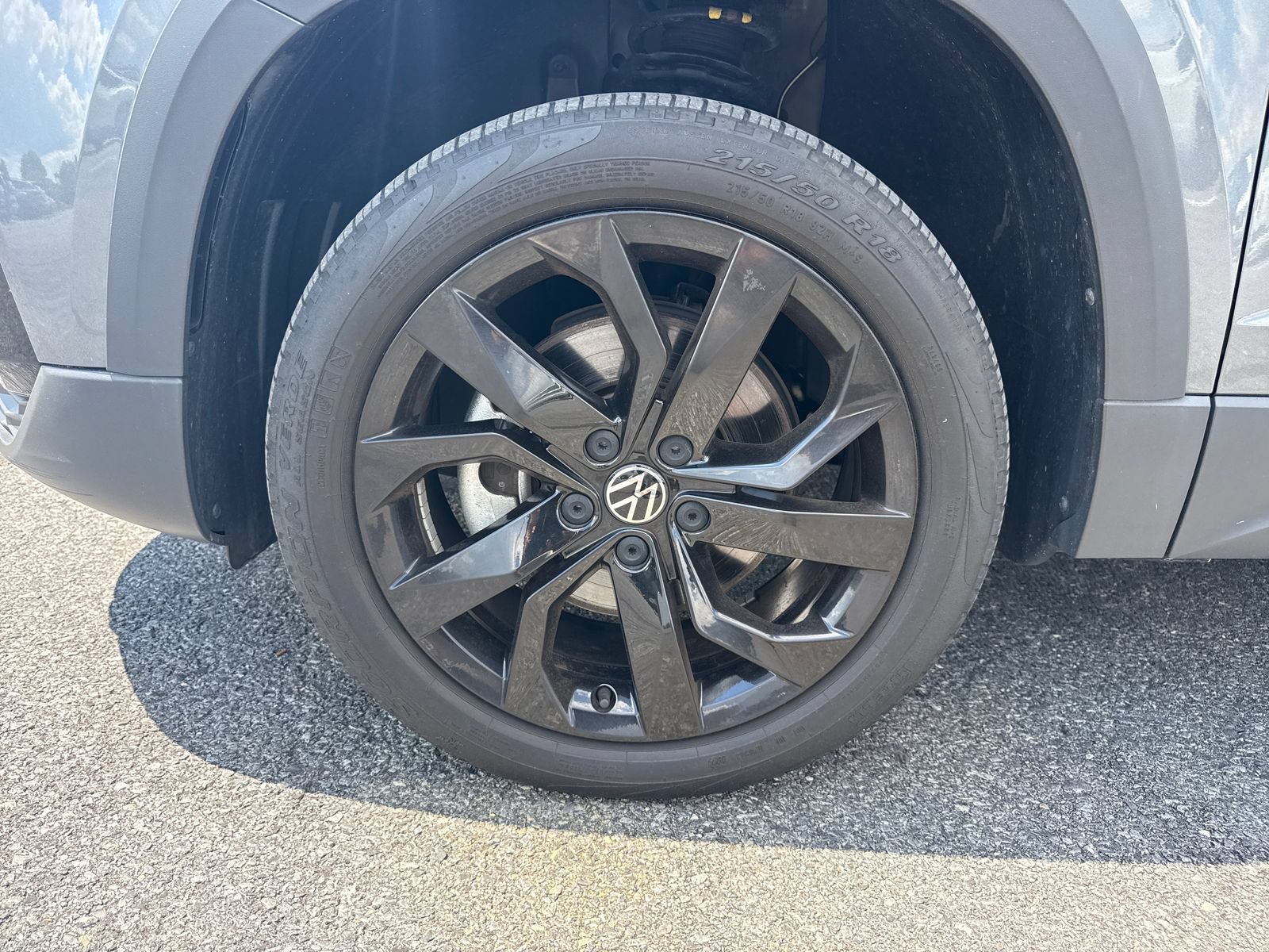 Certified 2023 Volkswagen Taos SE w/ Black Wheel Package FWD image 28