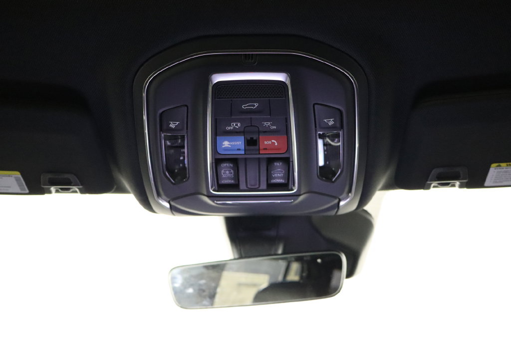 New 2026 Jeep Grand Cherokee Altitude AWD/4WD image 25