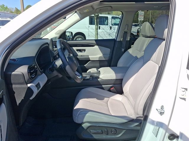 Used 2023 Honda Pilot Touring image 11