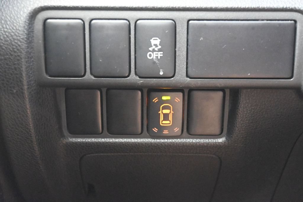 Used 2019 Mitsubishi Eclipse Cross AWD image 18