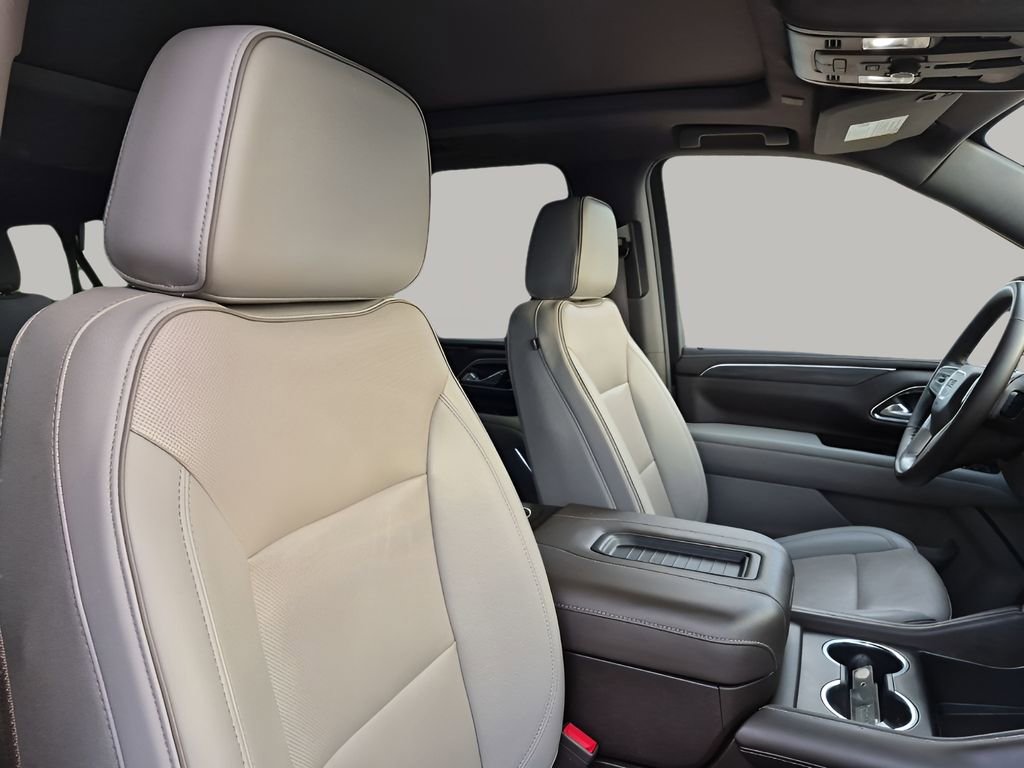 Used 2023 GMC Yukon XL SLT w/ SLT Premium Package image 15