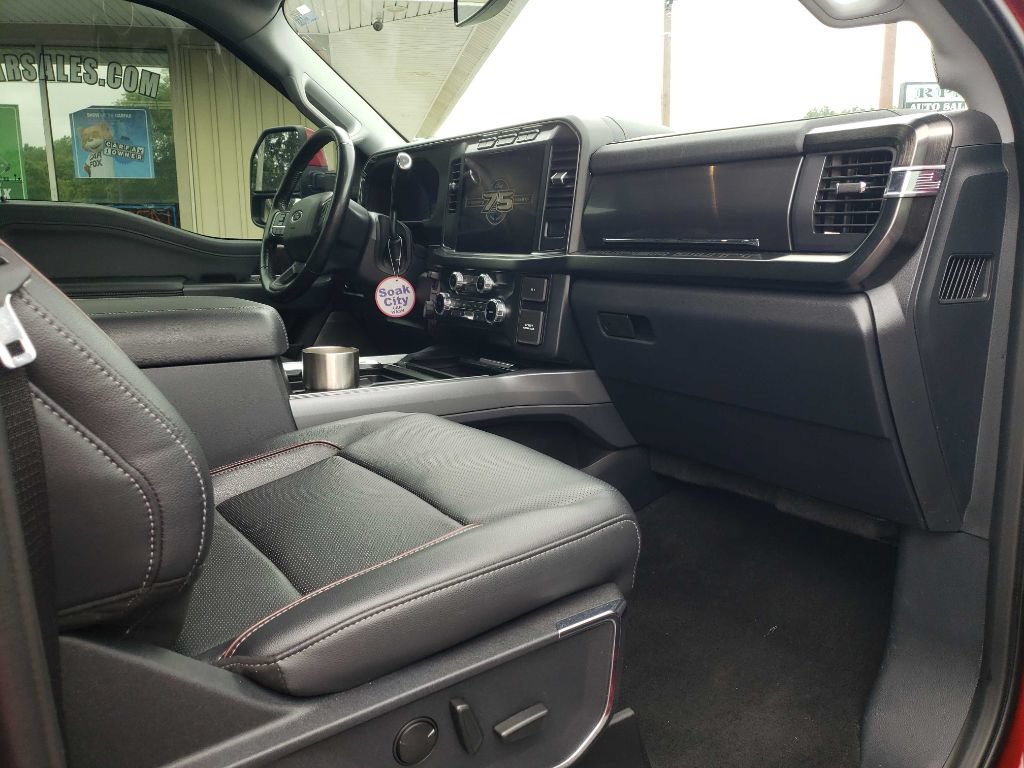 Used 2023 Ford F250 Lariat w/ Sport Appearance Package AWD/4WD image 4