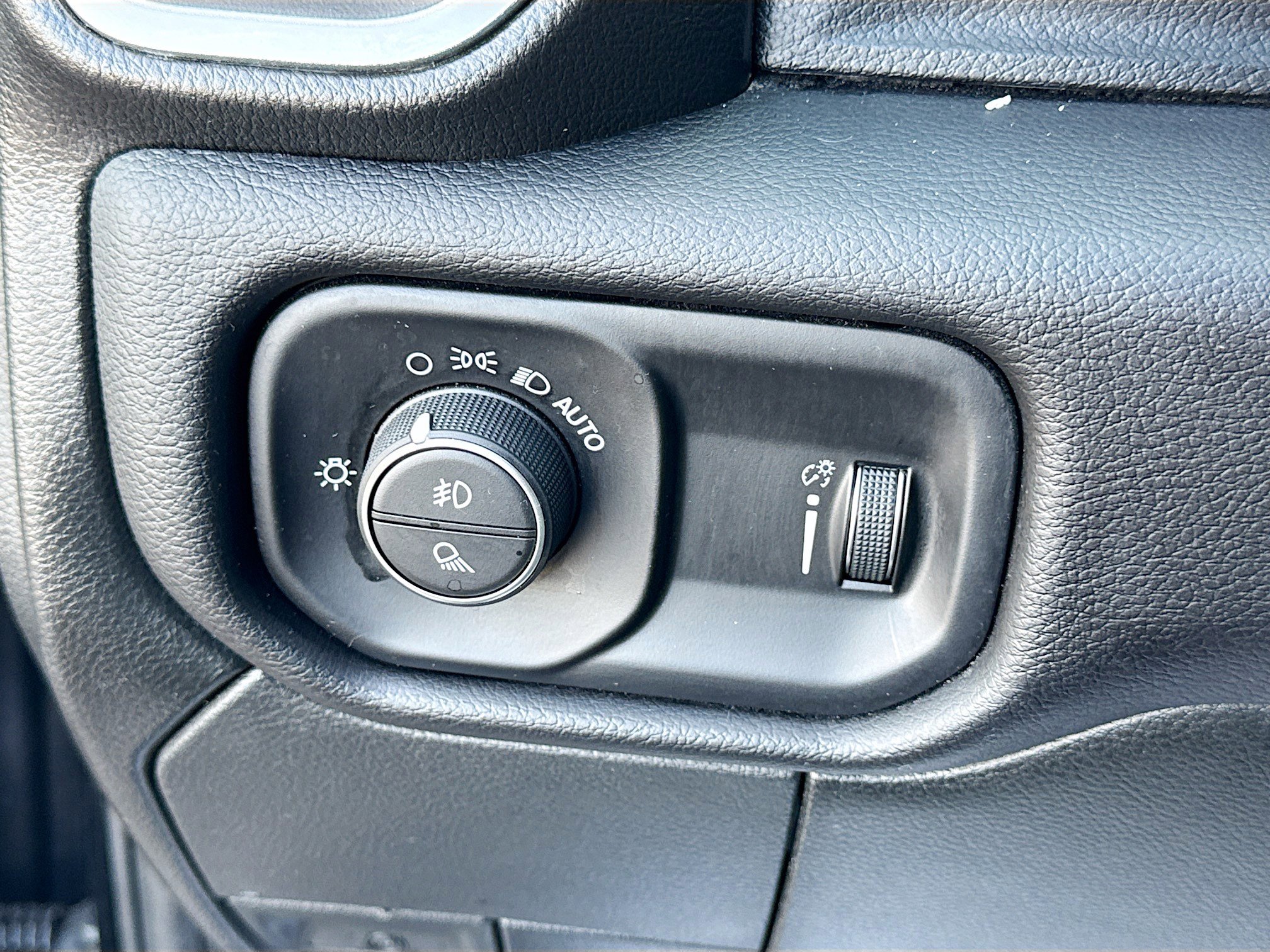 Used 2024 RAM 2500 Big Horn image 32