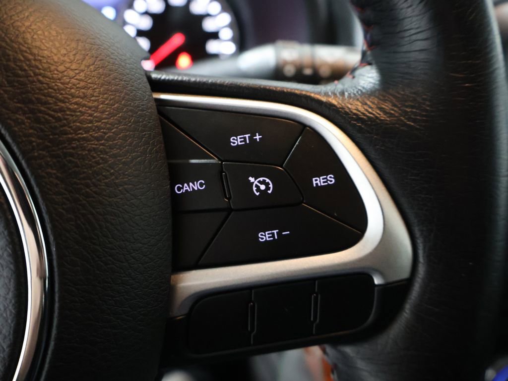 Used 2015 Jeep Renegade Trailhawk image 35