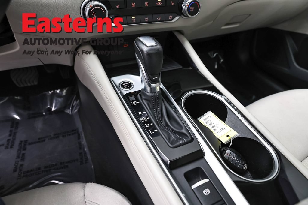 Used 2023 Nissan Altima 2.5 SV w/ SV Premium Package AWD/4WD image 13