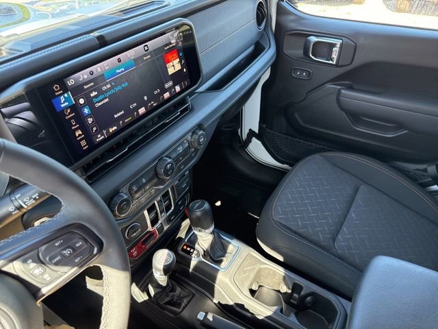 Used 2025 Jeep Gladiator Mojave w/ Convenience Group AWD/4WD image 50