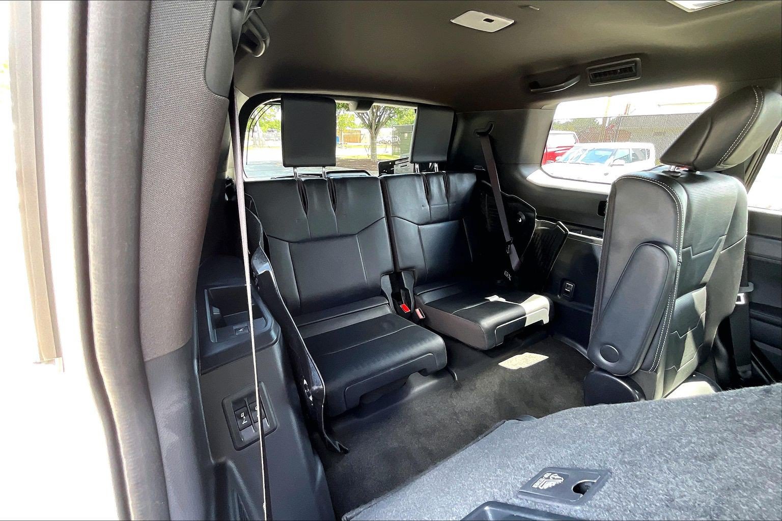 Used 2025 Lexus GX 550 w/ Accessory Package (2T) AWD/4WD image 32