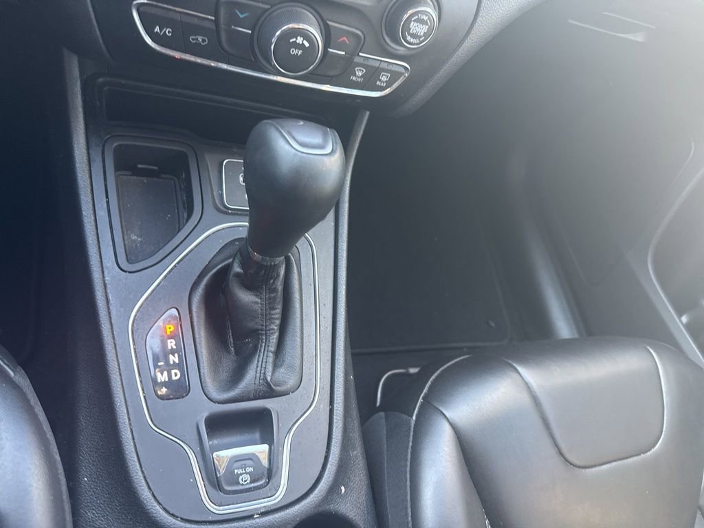 Used 2021 Jeep Cherokee Latitude Plus FWD image 13