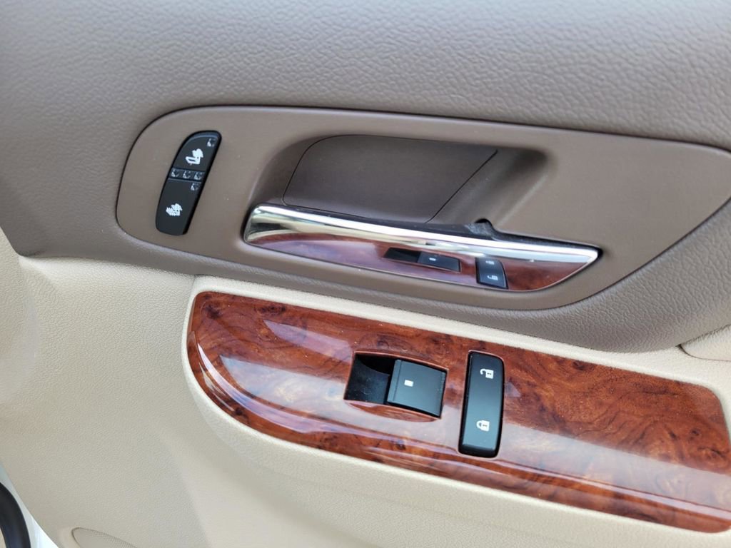 Used 2011 Chevrolet Silverado 1500 LTZ w/ LTZ White Diamond Edition image 10