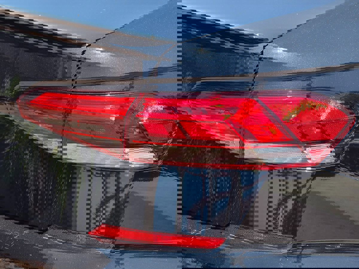 Used 2020 Volkswagen Passat 2.0T R-Line image 15