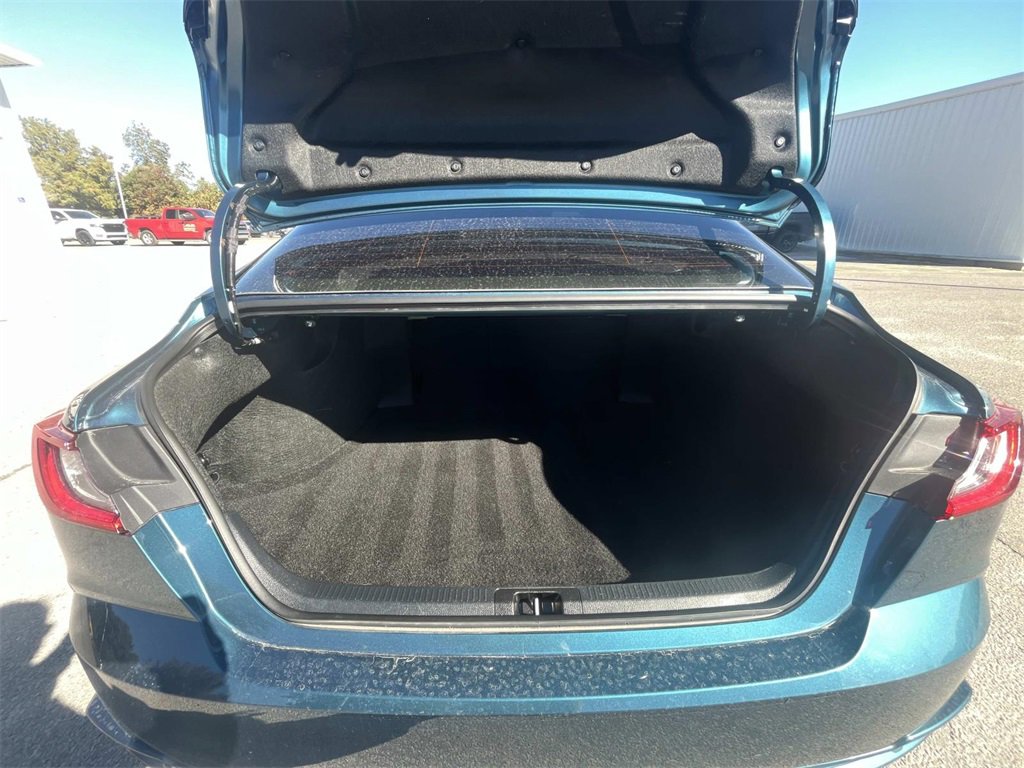 Used 2025 Toyota Camry XSE image 15