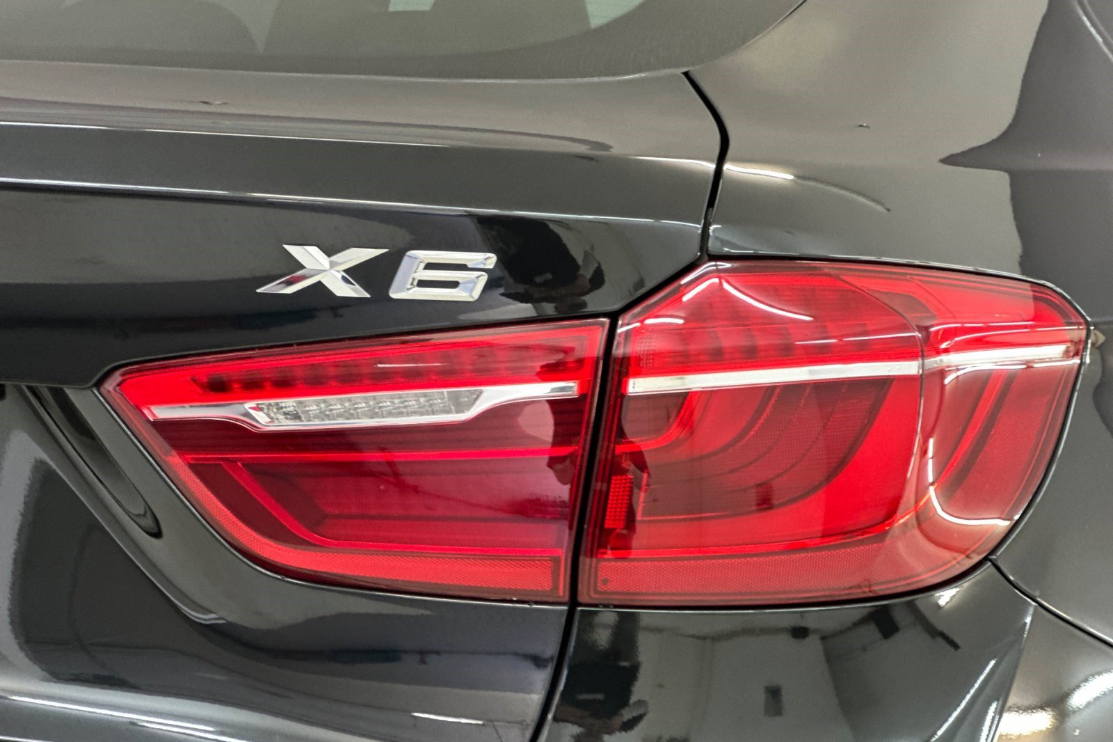 Used 2019 BMW X6 xDrive35i w/ M Sport Package image 12