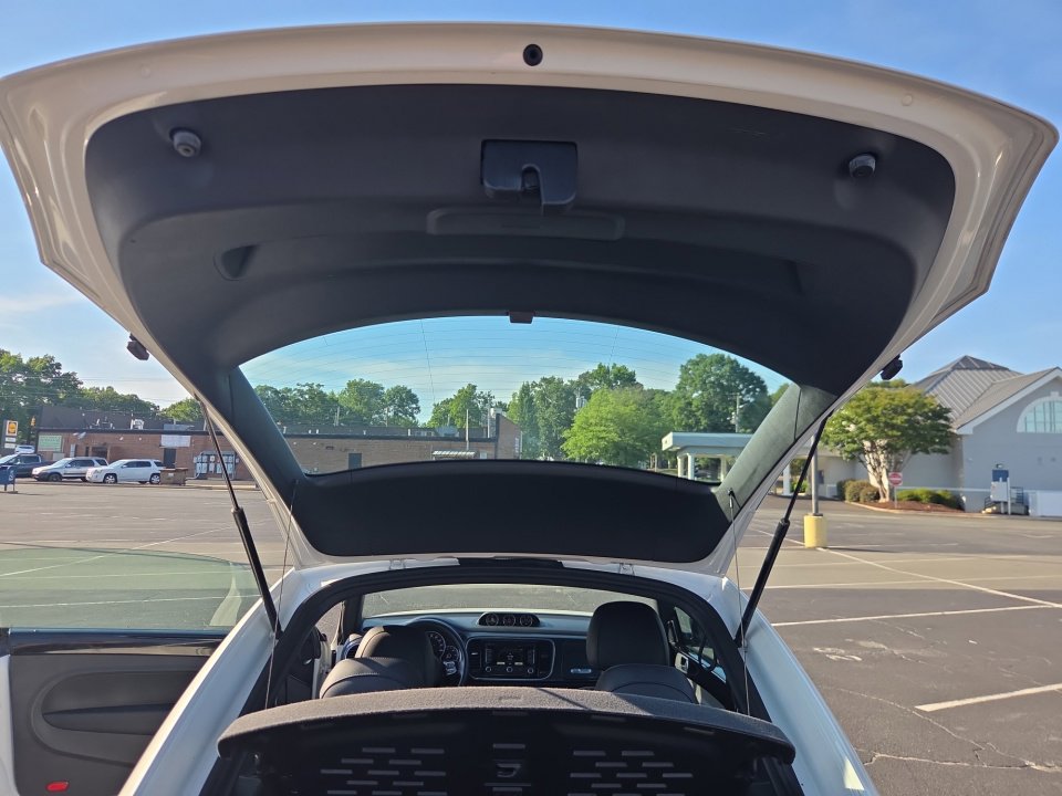 Used 2012 Volkswagen Beetle Turbo FWD image 18