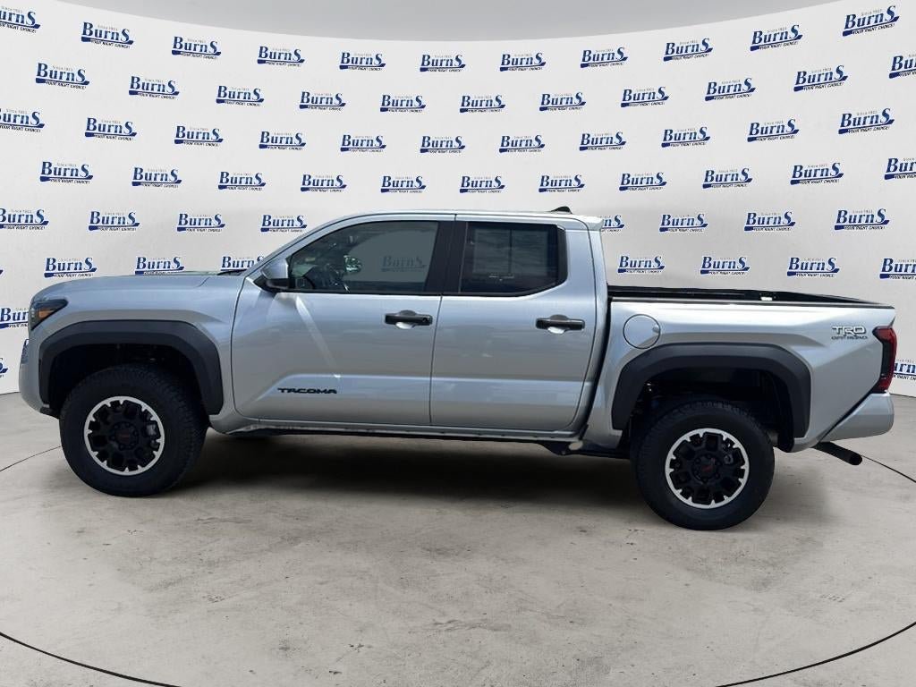 Used 2024 Toyota Tacoma TRD Off-Road AWD/4WD image 4