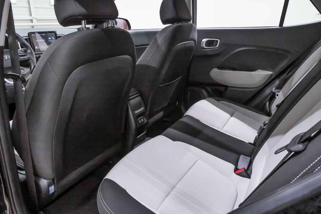 Certified 2024 Hyundai Venue SEL FWD image 11