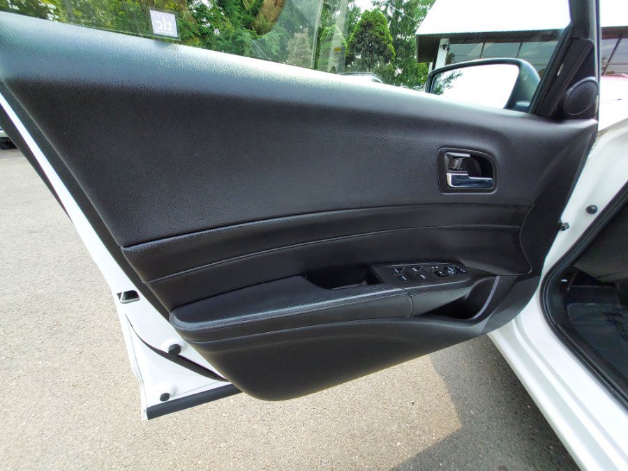Used 2014 Acura ILX w/ Technology Package FWD image 8