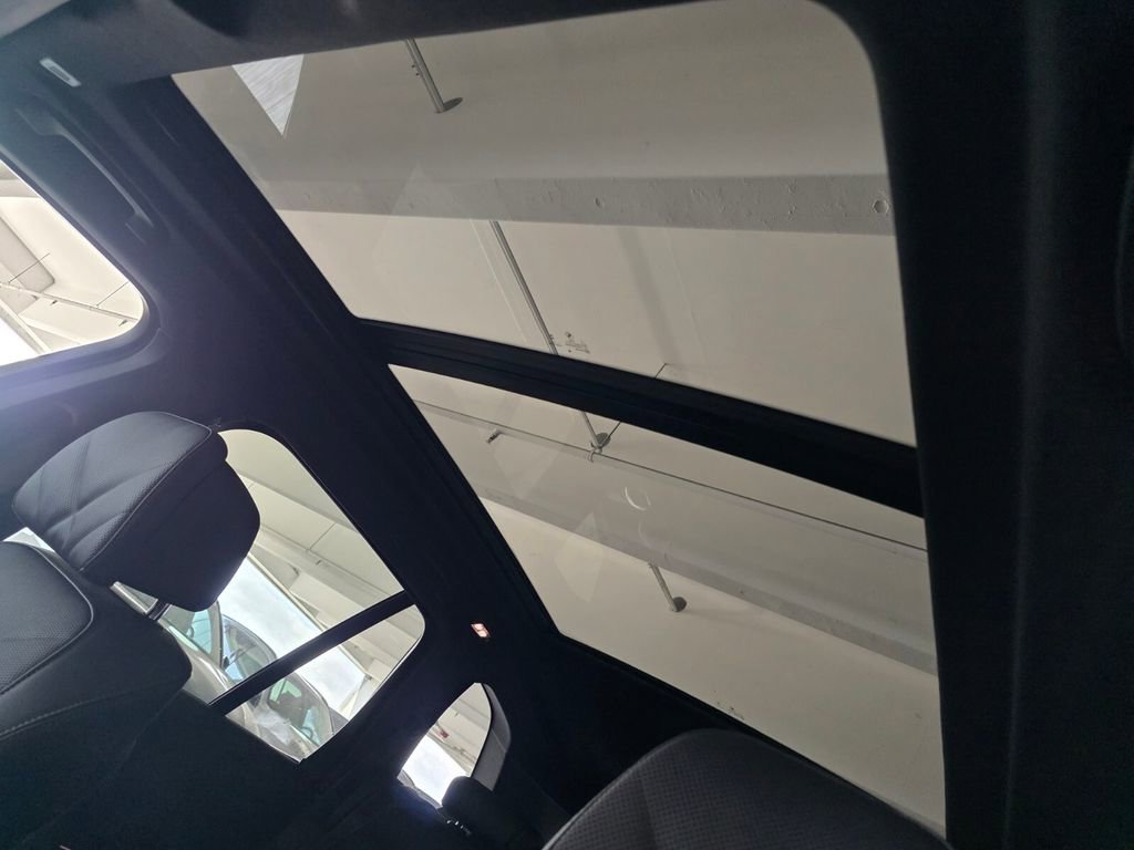 New 2026 BMW X5 M60i image 10