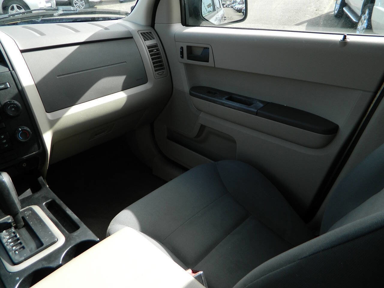Used 2008 Ford Escape XLS FWD image 16