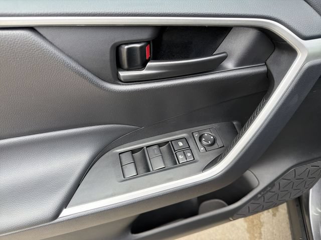 Used 2024 Toyota RAV4 LE FWD image 15