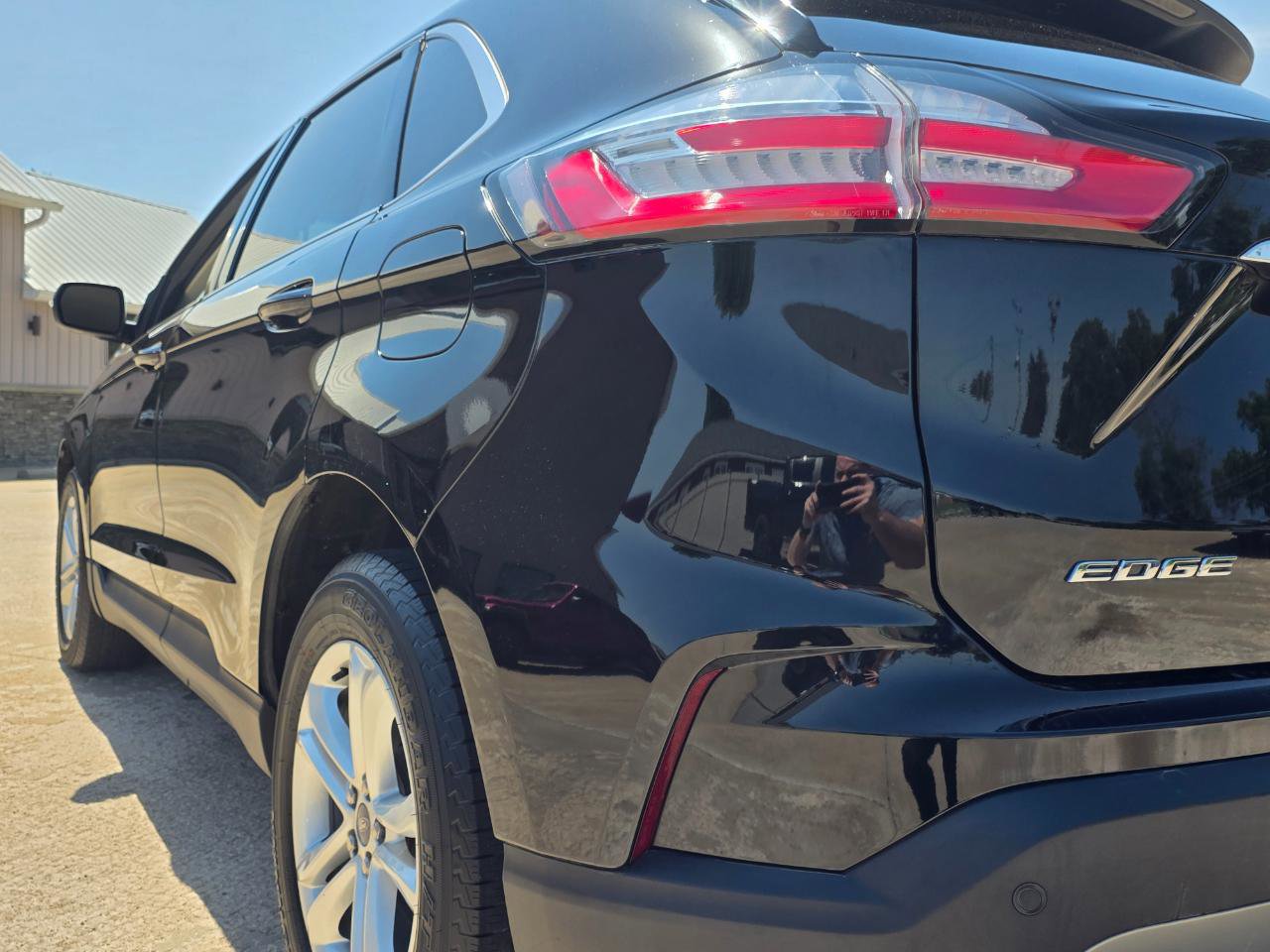 Used 2020 Ford Edge SEL FWD image 15