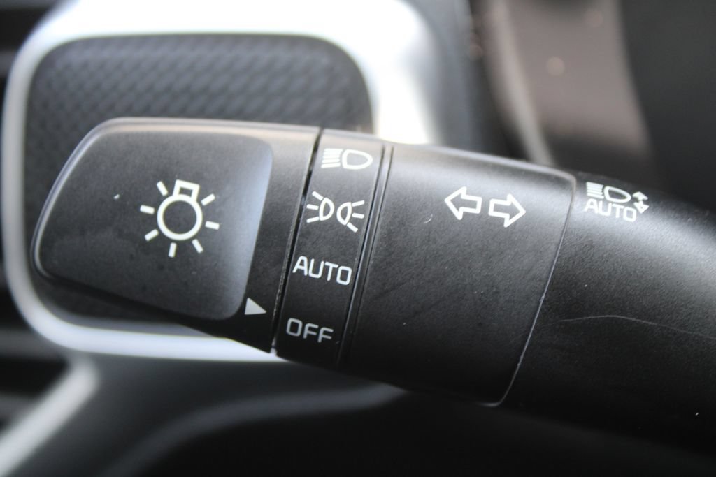 Certified 2025 Kia Soul LX w/ LX Technology Package FWD image 26