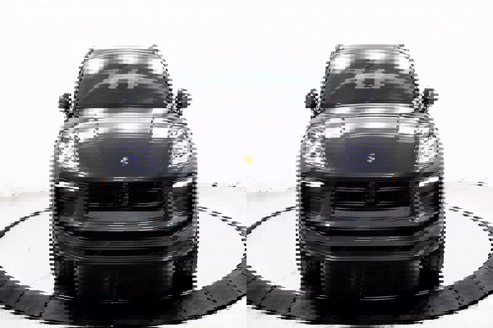 Certified 2025 Porsche Macan image 10