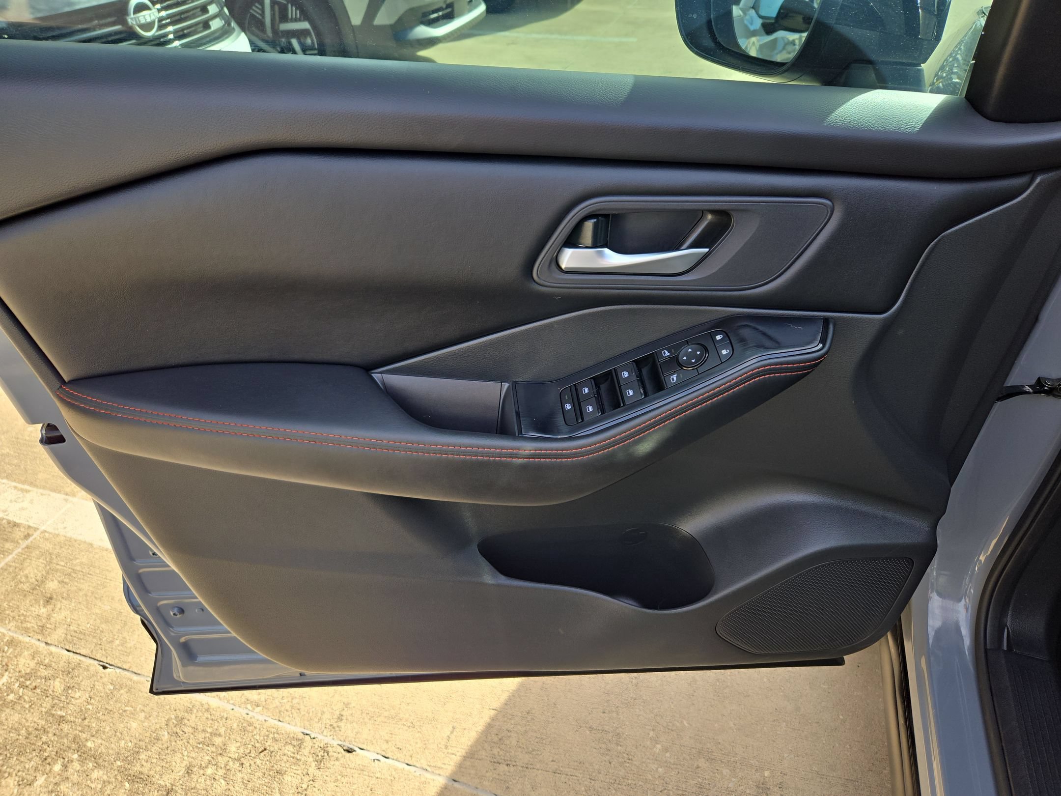 Certified 2026 Nissan Rogue SV AWD/4WD image 11